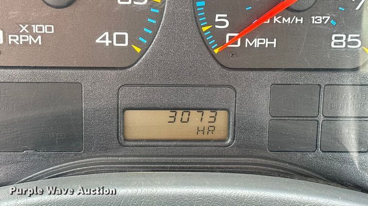 image for item FG0044 2006 International 7400 tank truck