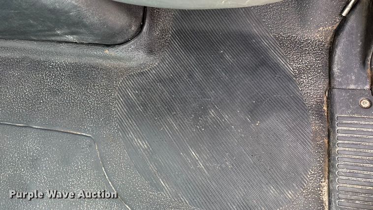 image for item FG0044 2006 International 7400 tank truck