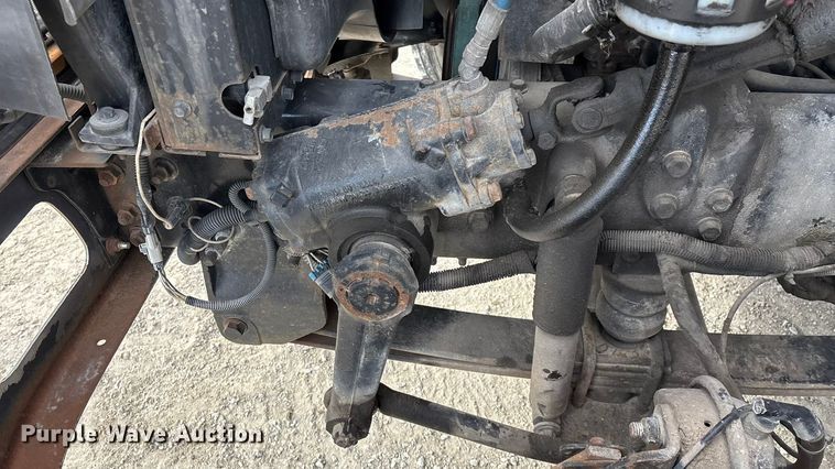 image for item FG0044 2006 International 7400 tank truck