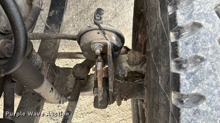 image for item FG0044 2006 International 7400 tank truck