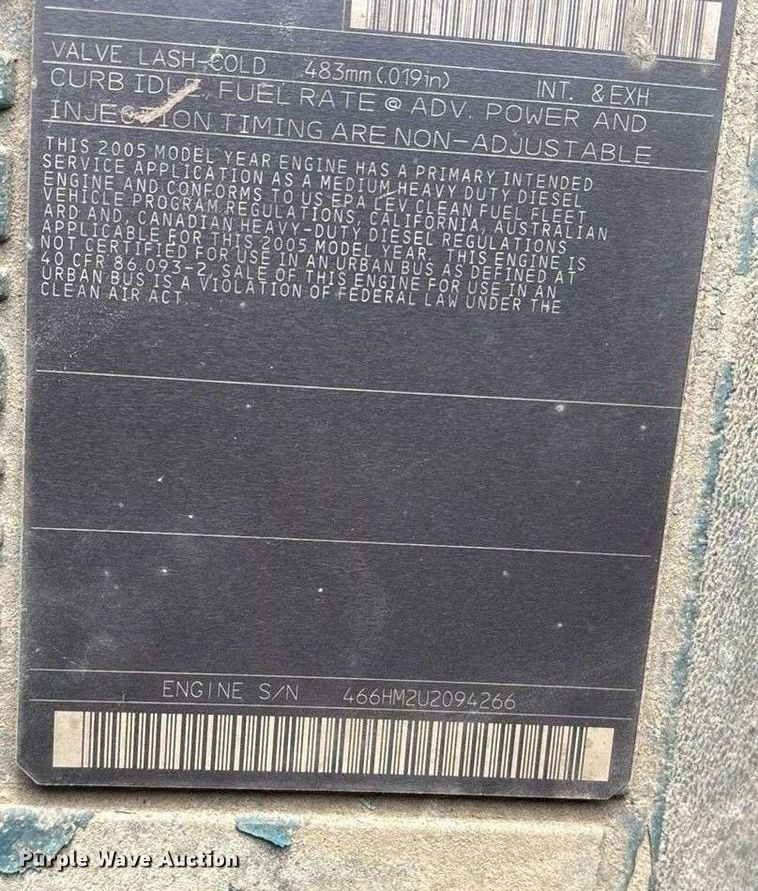 image for item FG0044 2006 International 7400 tank truck