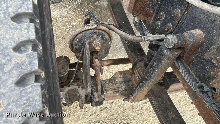 image for item FG0044 2006 International 7400 tank truck