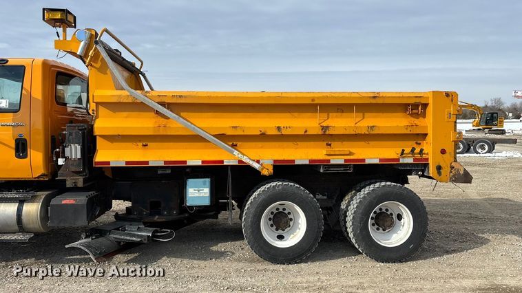 image for item FG0045 2011 International 7500 WorkStar dump truck