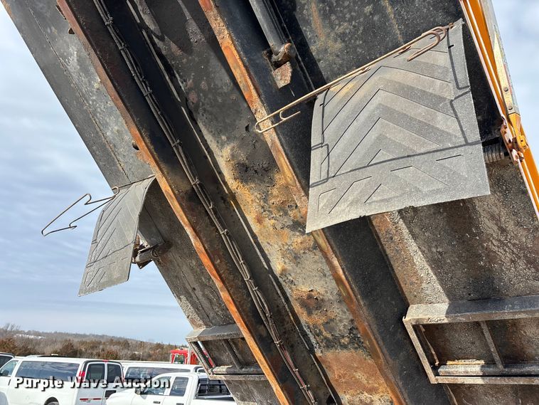 image for item FG0045 2011 International 7500 WorkStar dump truck