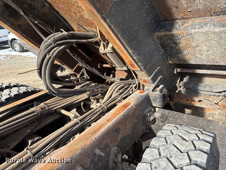 image for item FG0045 2011 International 7500 WorkStar dump truck