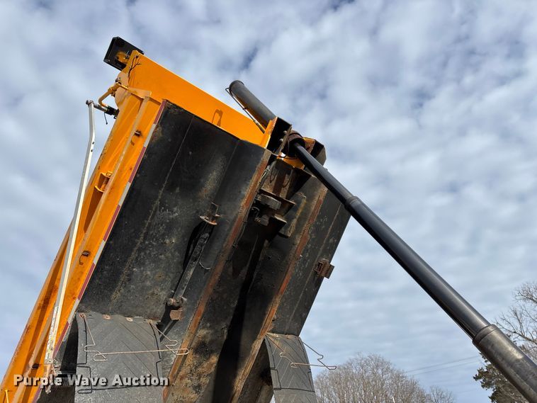 image for item FG0045 2011 International 7500 WorkStar dump truck