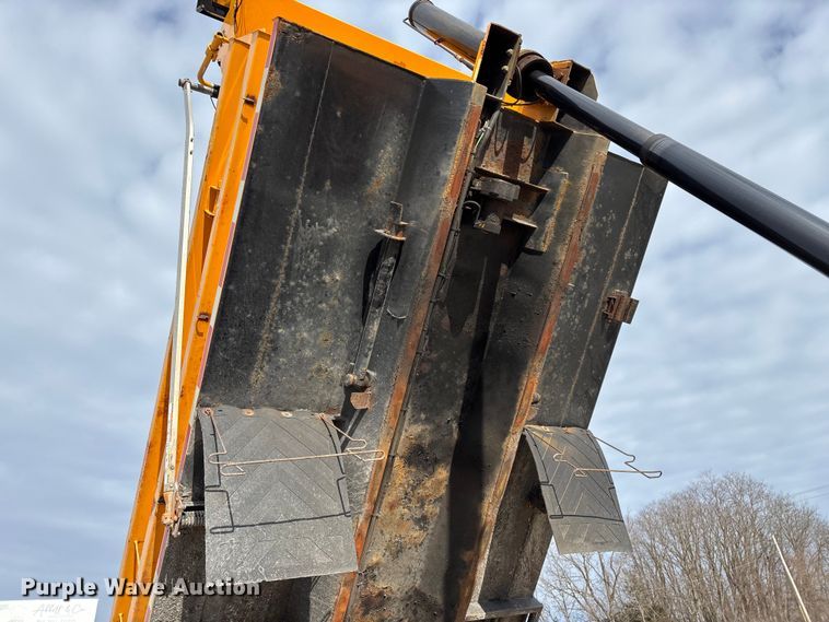 image for item FG0045 2011 International 7500 WorkStar dump truck