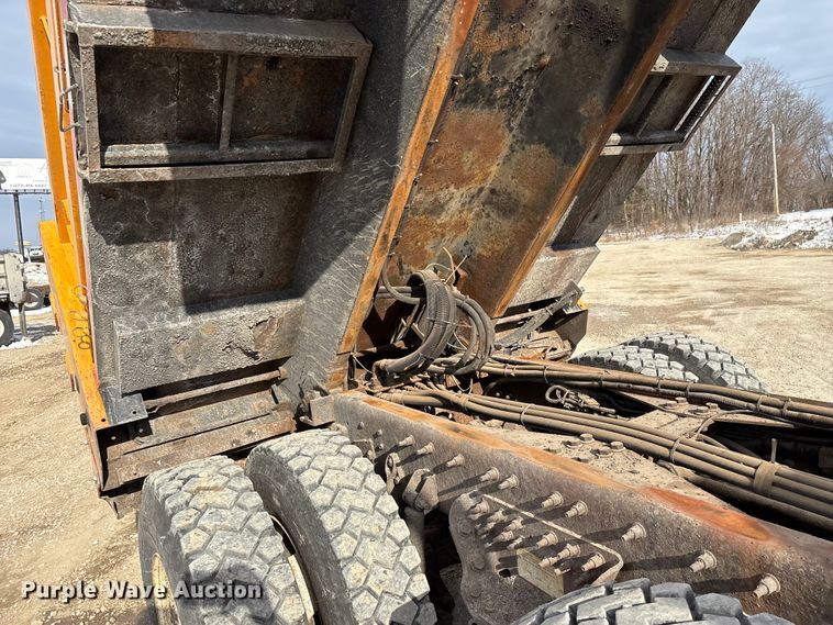 image for item FG0045 2011 International 7500 WorkStar dump truck