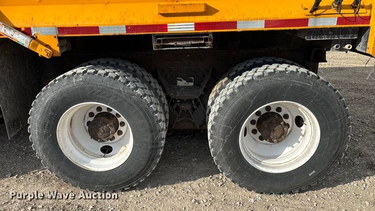 image for item FG0045 2011 International 7500 WorkStar dump truck