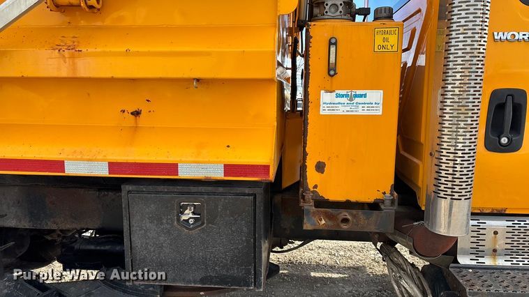 image for item FG0045 2011 International 7500 WorkStar dump truck