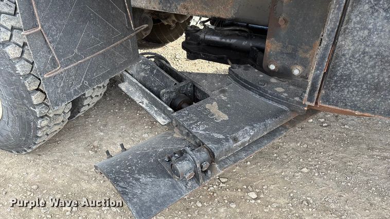 image for item FG0045 2011 International 7500 WorkStar dump truck