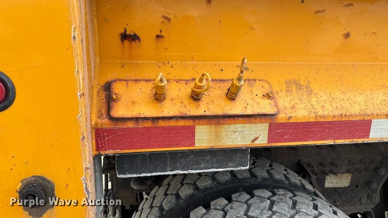 image for item FG0045 2011 International 7500 WorkStar dump truck