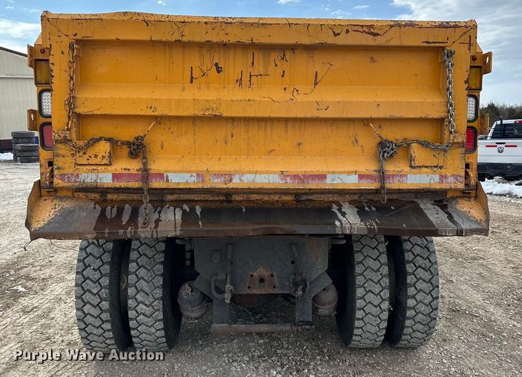 image for item FG0045 2011 International 7500 WorkStar dump truck