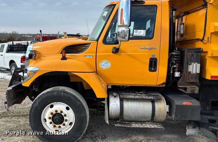 image for item FG0045 2011 International 7500 WorkStar dump truck