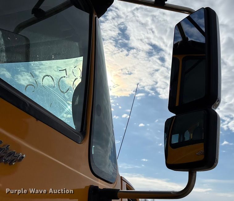 image for item FG0045 2011 International 7500 WorkStar dump truck