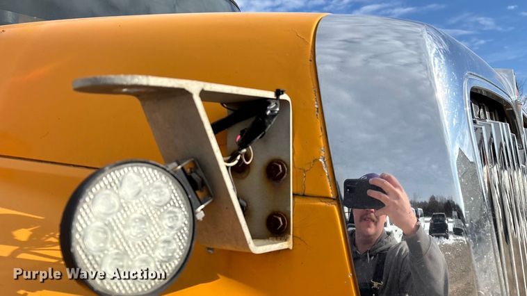 image for item FG0045 2011 International 7500 WorkStar dump truck