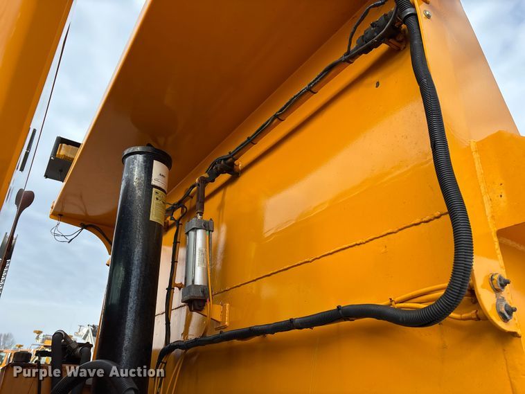 image for item FG0045 2011 International 7500 WorkStar dump truck