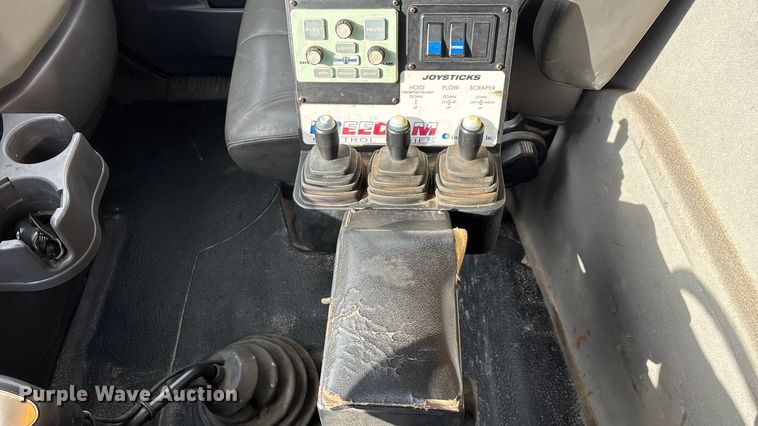 image for item FG0045 2011 International 7500 WorkStar dump truck