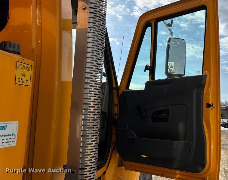 image for item FG0045 2011 International 7500 WorkStar dump truck