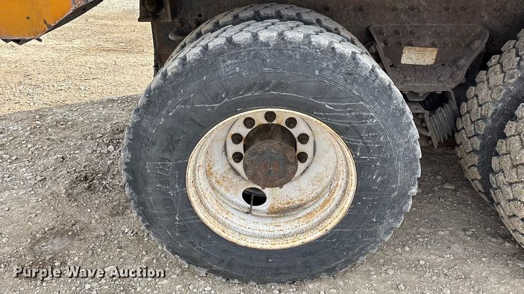 image for item FG0045 2011 International 7500 WorkStar dump truck