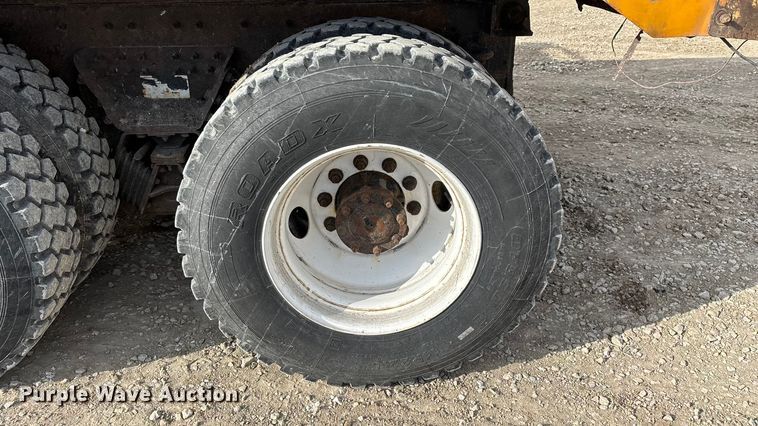 image for item FG0045 2011 International 7500 WorkStar dump truck