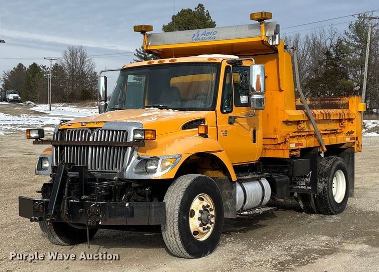 image for item FG0046 2006 International 7400 dump truck