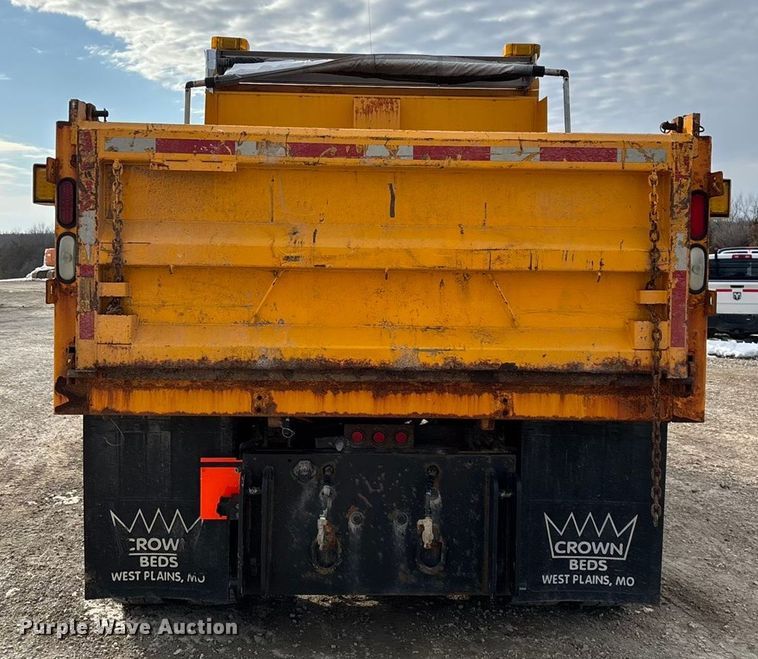 image for item FG0046 2006 International 7400 dump truck