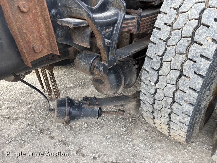 image for item FG0046 2006 International 7400 dump truck