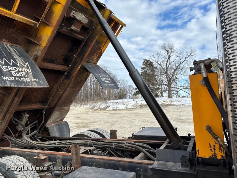 image for item FG0046 2006 International 7400 dump truck