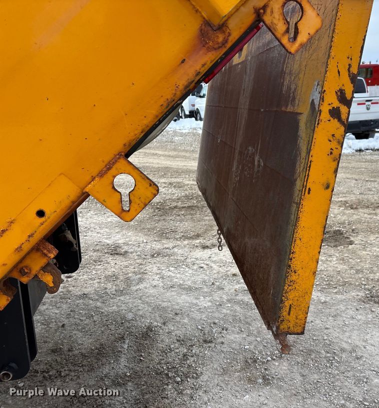 image for item FG0046 2006 International 7400 dump truck