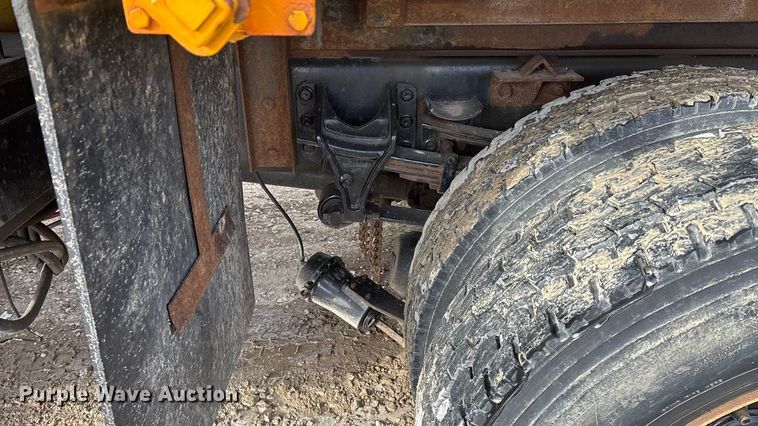 image for item FG0046 2006 International 7400 dump truck