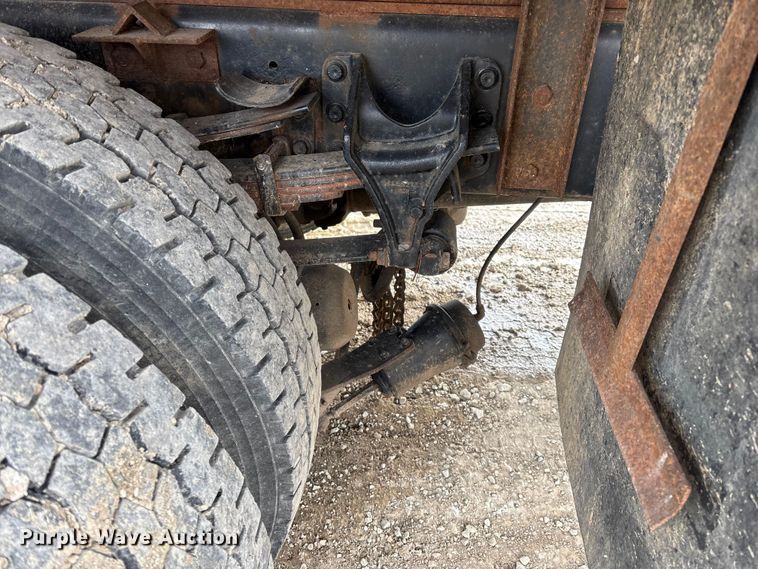 image for item FG0046 2006 International 7400 dump truck