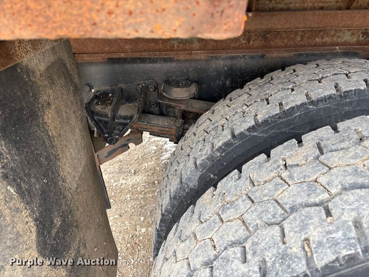 image for item FG0046 2006 International 7400 dump truck