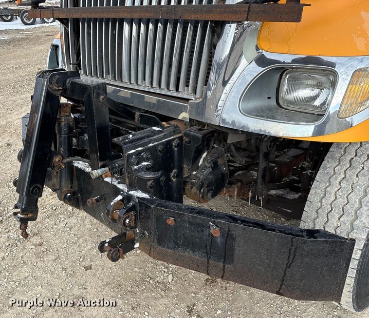 image for item FG0046 2006 International 7400 dump truck