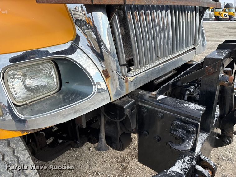 image for item FG0046 2006 International 7400 dump truck