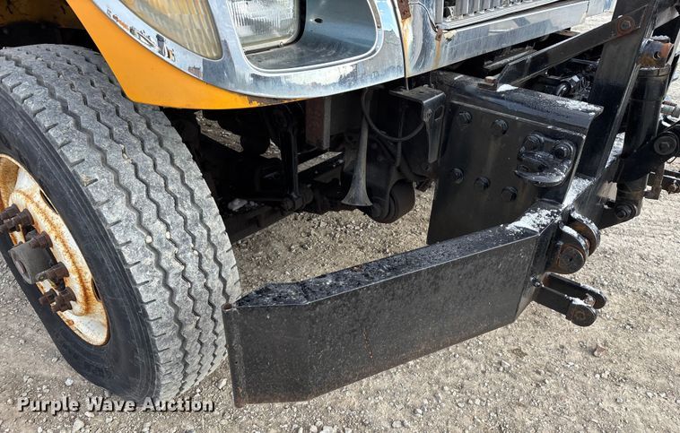 image for item FG0046 2006 International 7400 dump truck