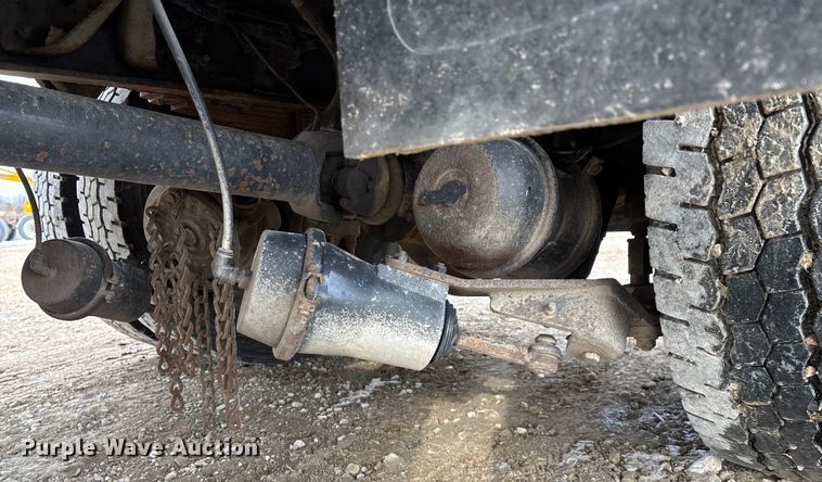 image for item FG0046 2006 International 7400 dump truck