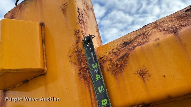 image for item FG0046 2006 International 7400 dump truck