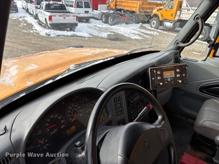 image for item FG0046 2006 International 7400 dump truck