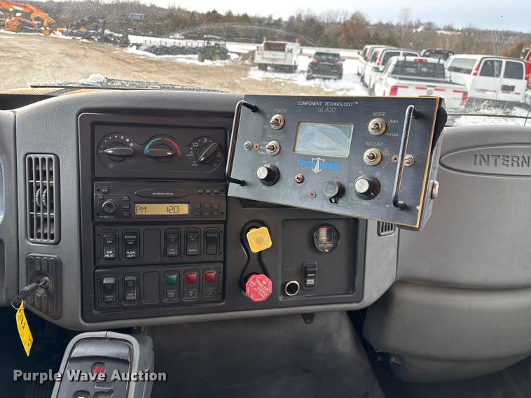 image for item FG0046 2006 International 7400 dump truck