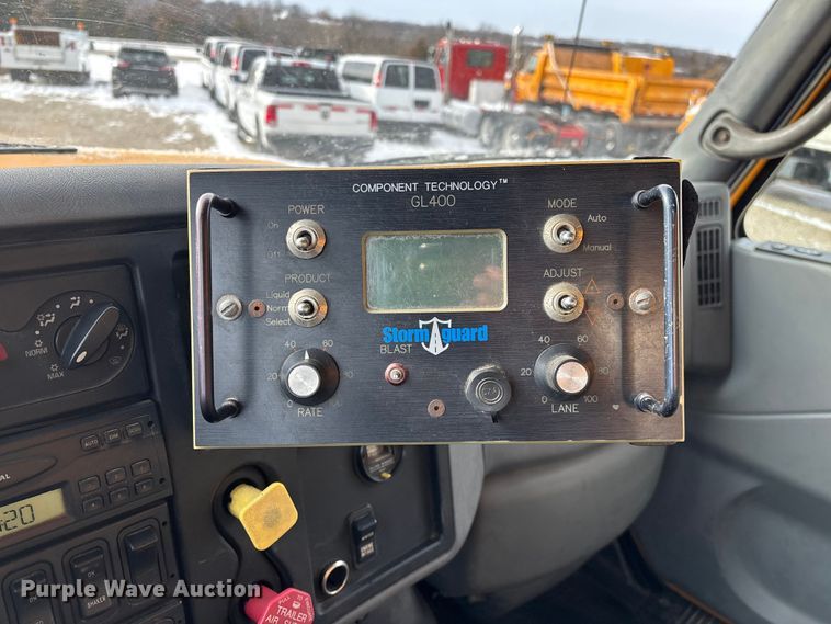 image for item FG0046 2006 International 7400 dump truck