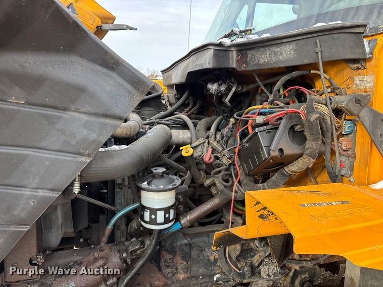 image for item FG0046 2006 International 7400 dump truck