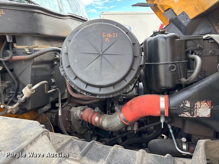 image for item FG0046 2006 International 7400 dump truck