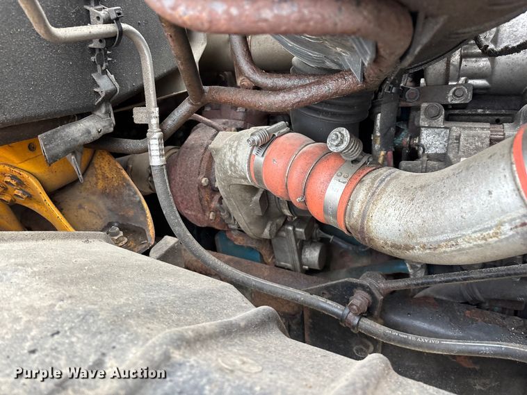 image for item FG0046 2006 International 7400 dump truck