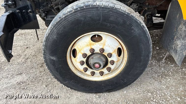 image for item FG0046 2006 International 7400 dump truck