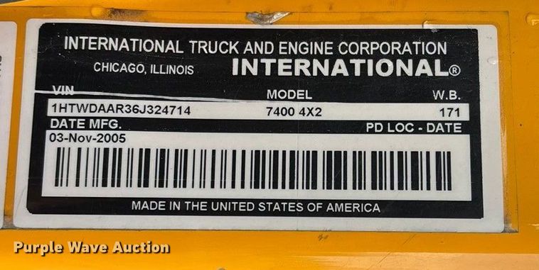 image for item FG0046 2006 International 7400 dump truck