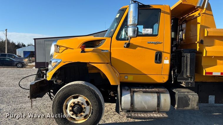 image for item FG0047 2012 International WorkStar 7500 dump truck