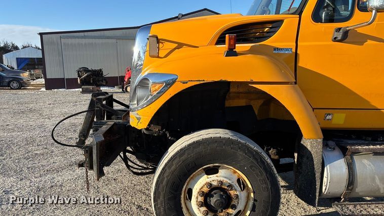 image for item FG0047 2012 International WorkStar 7500 dump truck