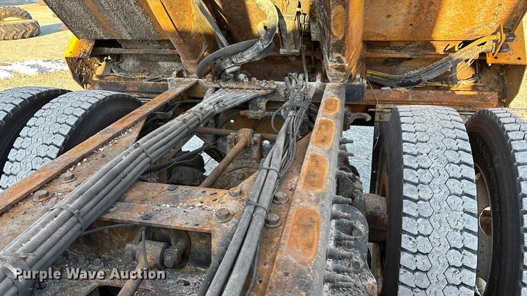 image for item FG0047 2012 International WorkStar 7500 dump truck