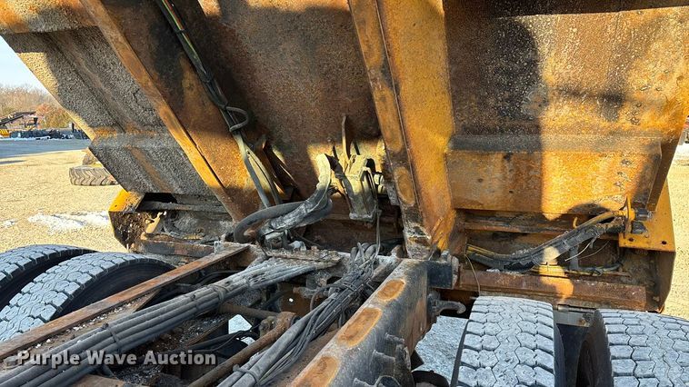 image for item FG0047 2012 International WorkStar 7500 dump truck